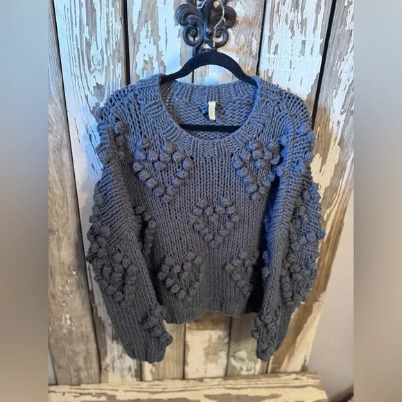 Wishlist Heart sweater S/M dark gray Valentines Day knit Pom Pom Sweater - Picture 6 of 16